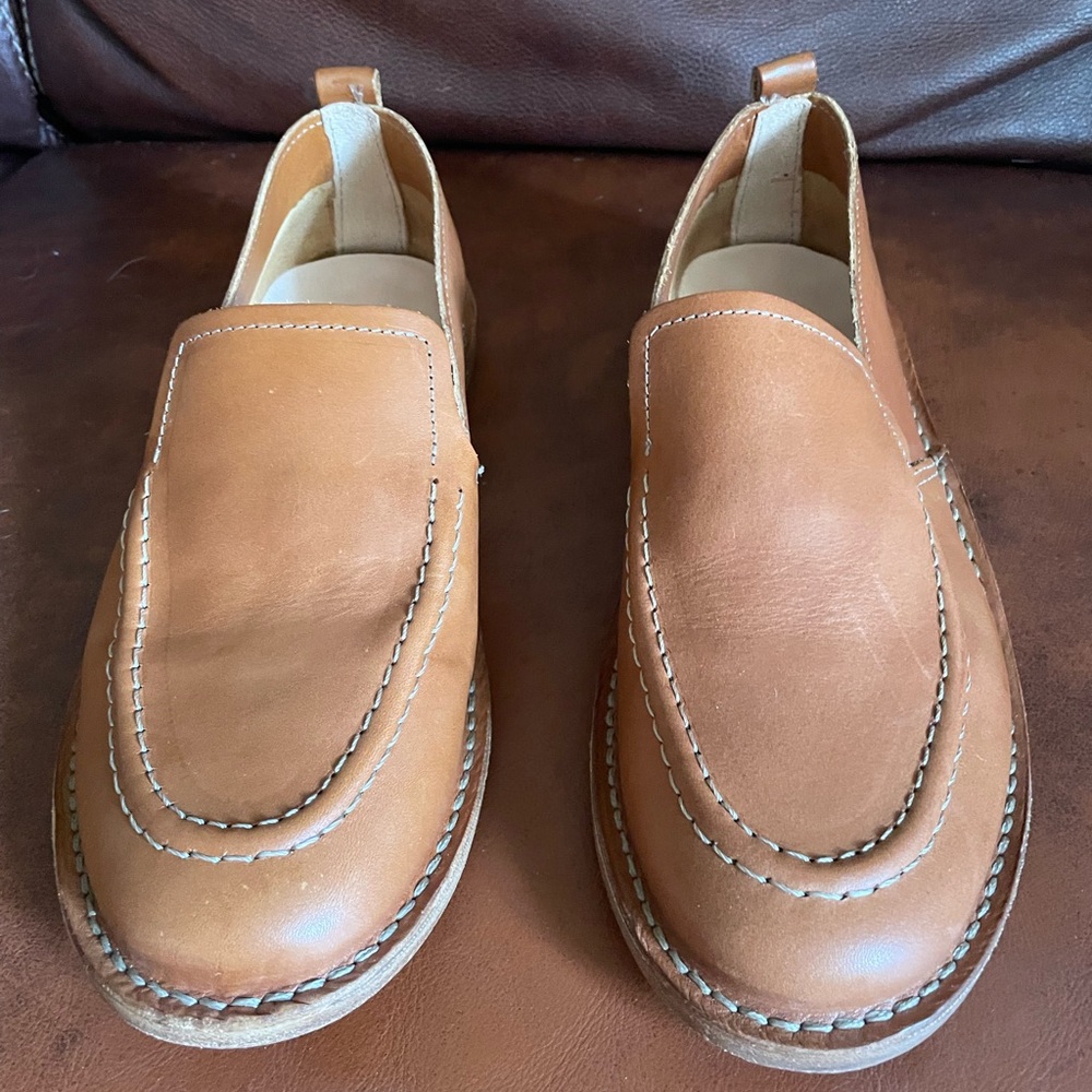 Astor Patnoflex Travel Stitch Loafer. Never worn. Size 8 but fits like 9